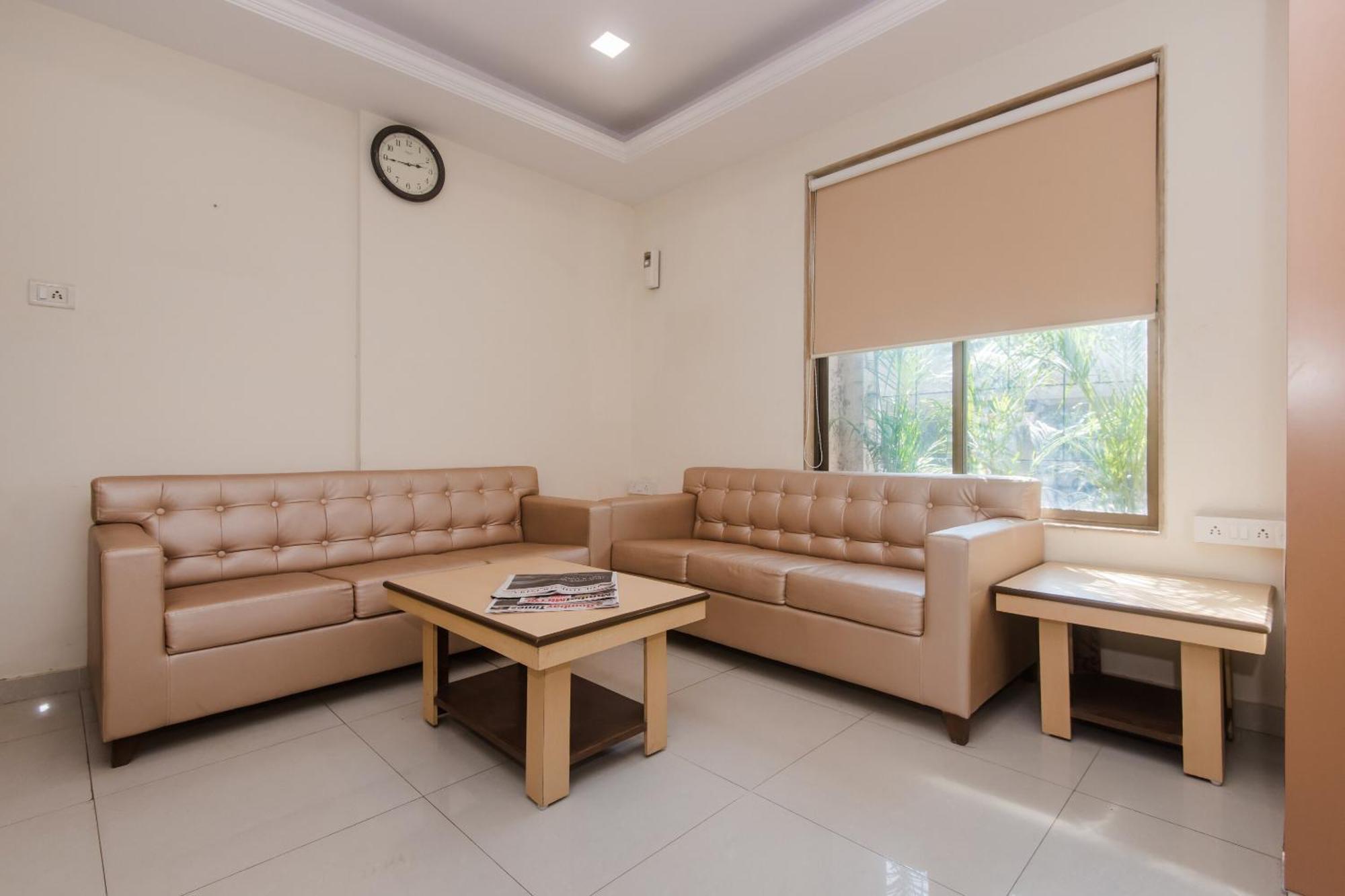 Capital O Orbit Inn Near Infiniti Mall — Photos 2